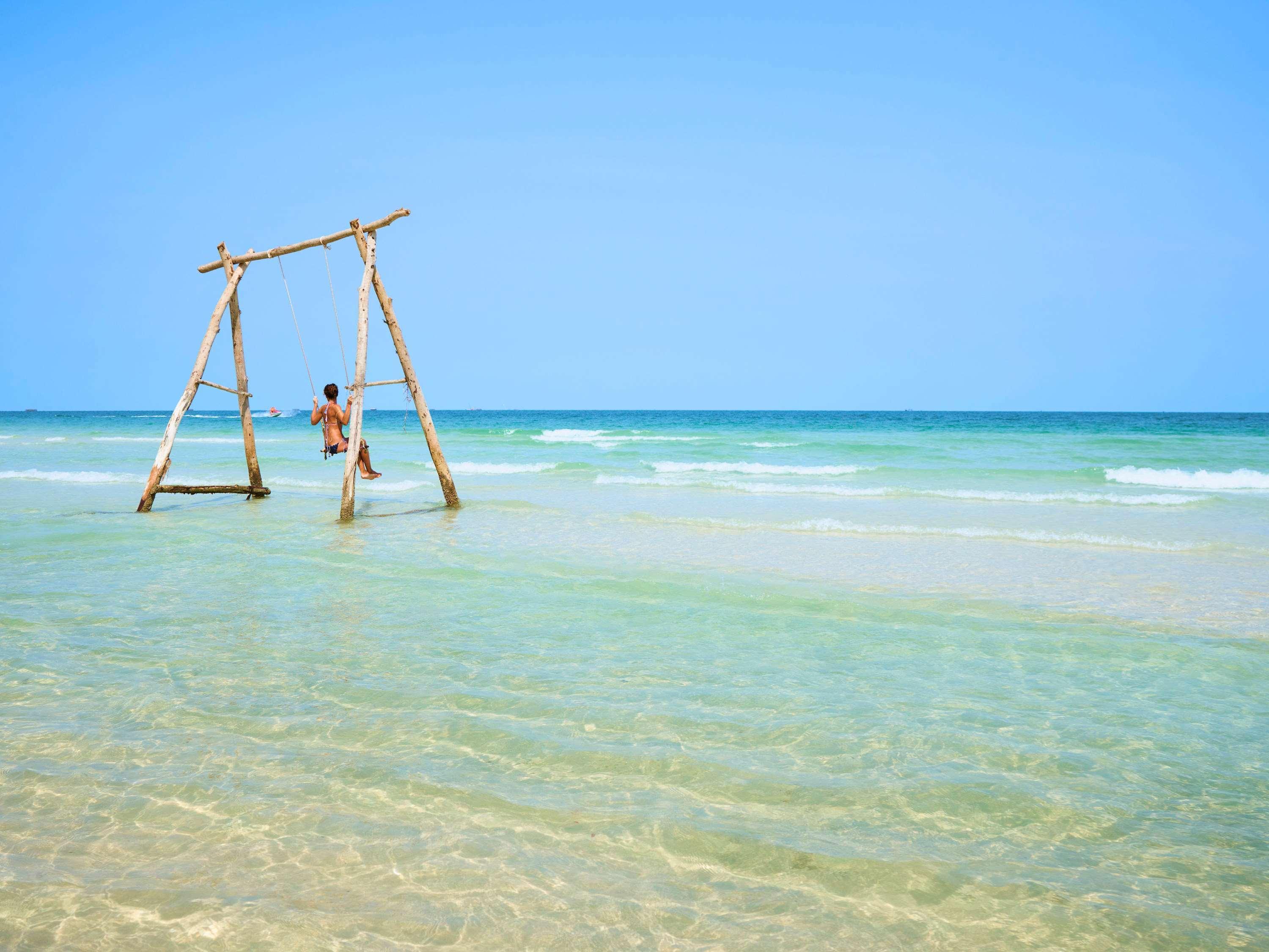Moevenpick Villas & Residences Phu Quoc Eksteriør bilde Swing at the beach