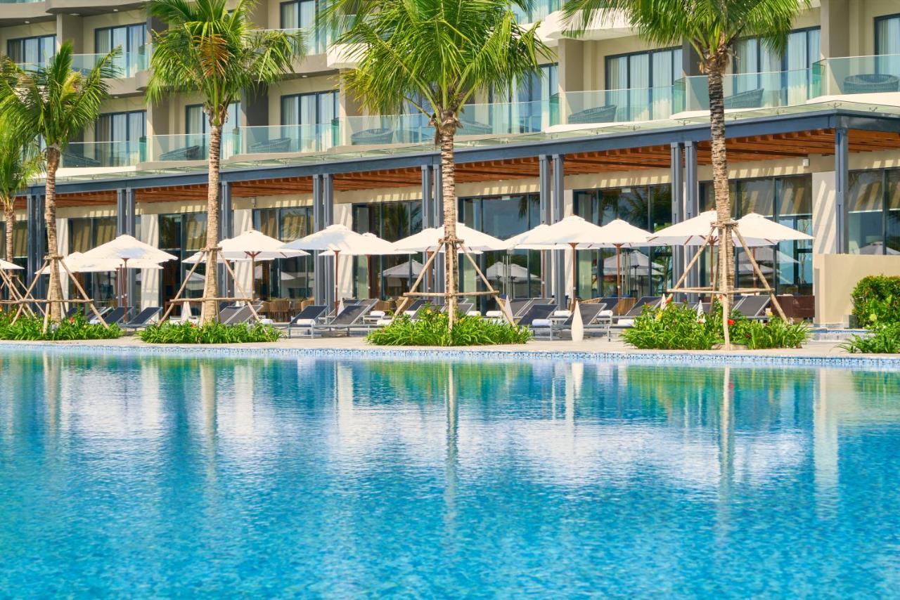 Moevenpick Villas & Residences Phu Quoc Eksteriør bilde The pool at the hotel