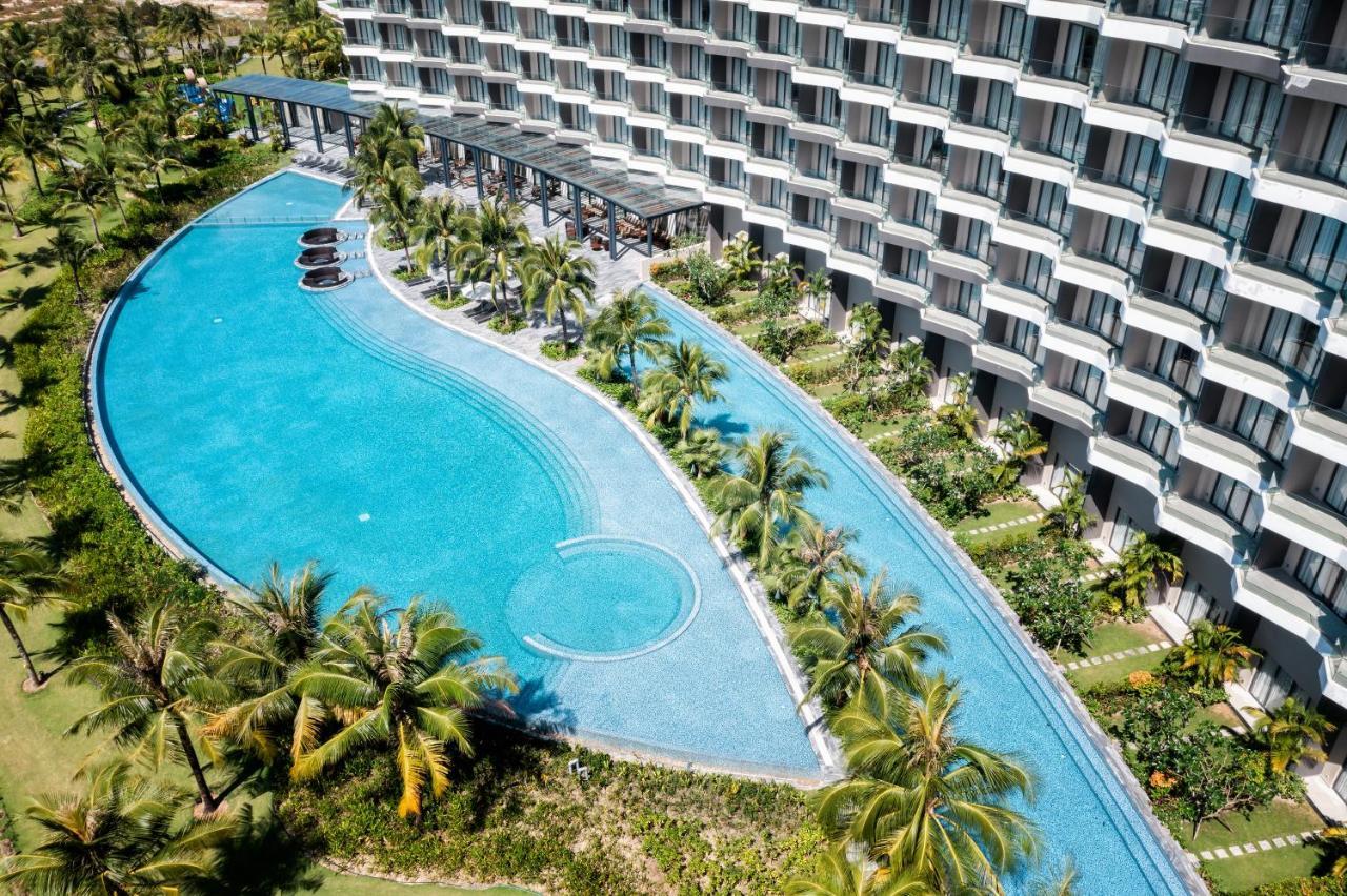 Moevenpick Villas & Residences Phu Quoc Eksteriør bilde The pool at the hotel