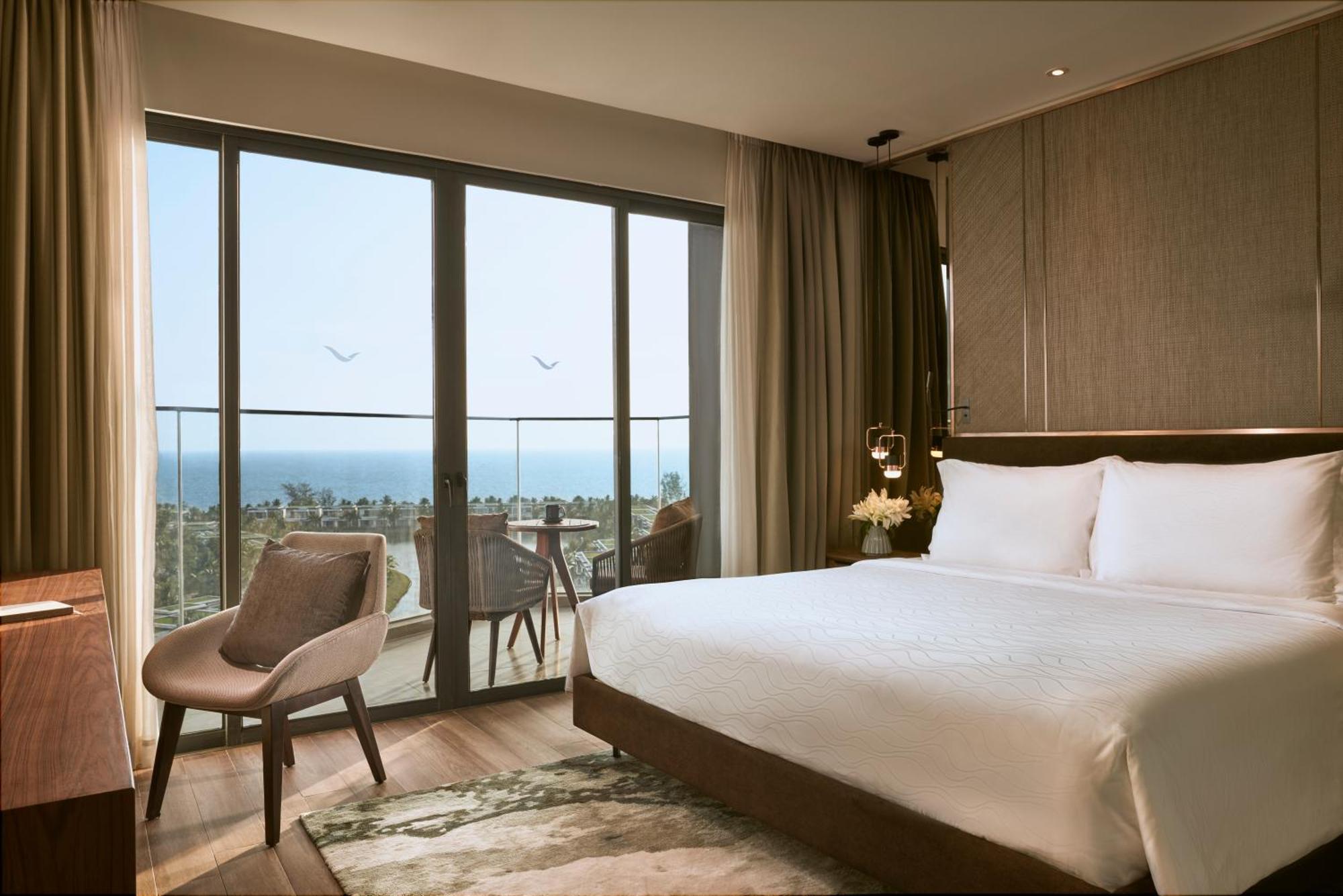 Moevenpick Villas & Residences Phu Quoc Eksteriør bilde A bedroom at the hotel