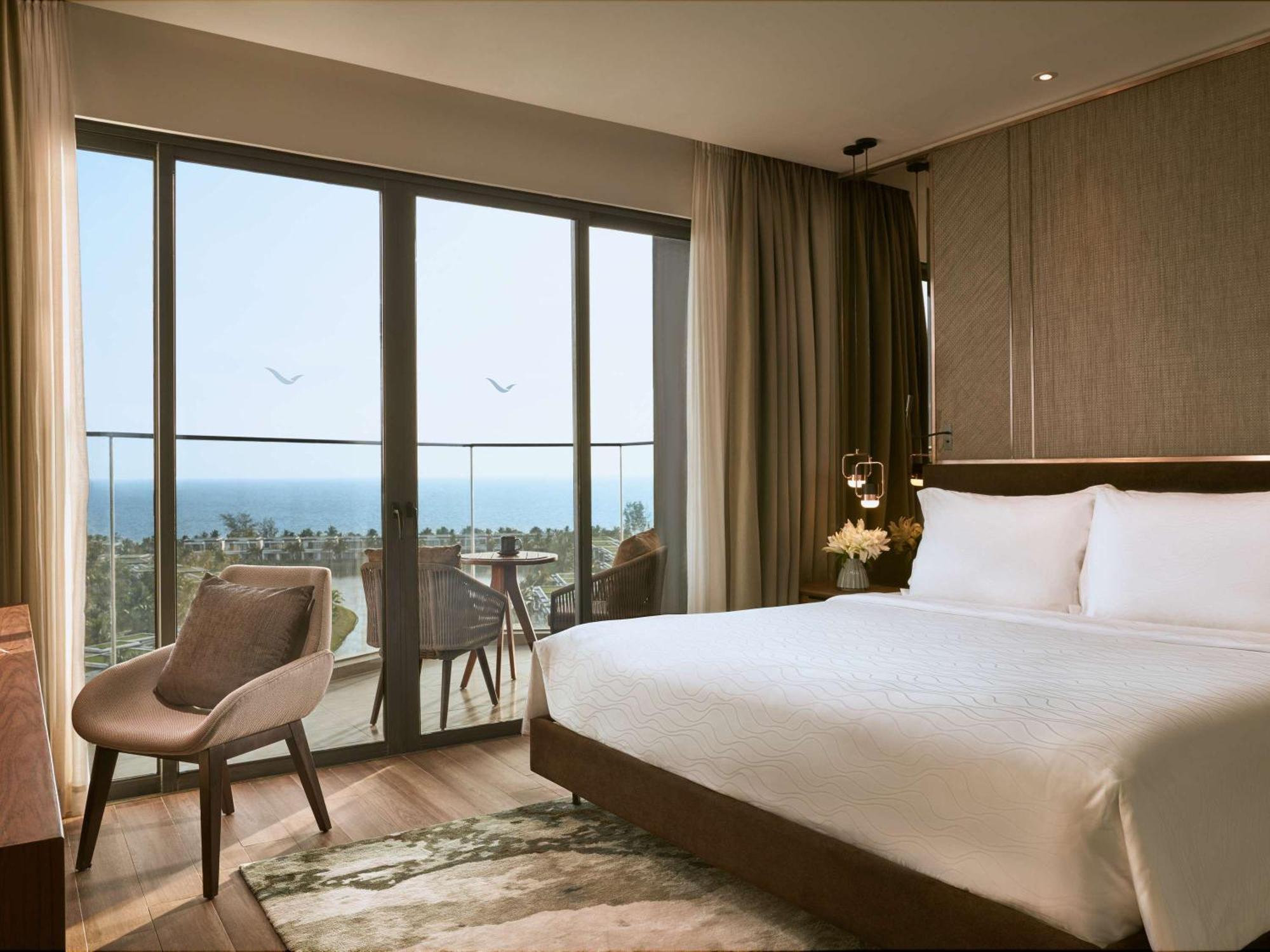 Moevenpick Villas & Residences Phu Quoc Eksteriør bilde A bedroom at the hotel