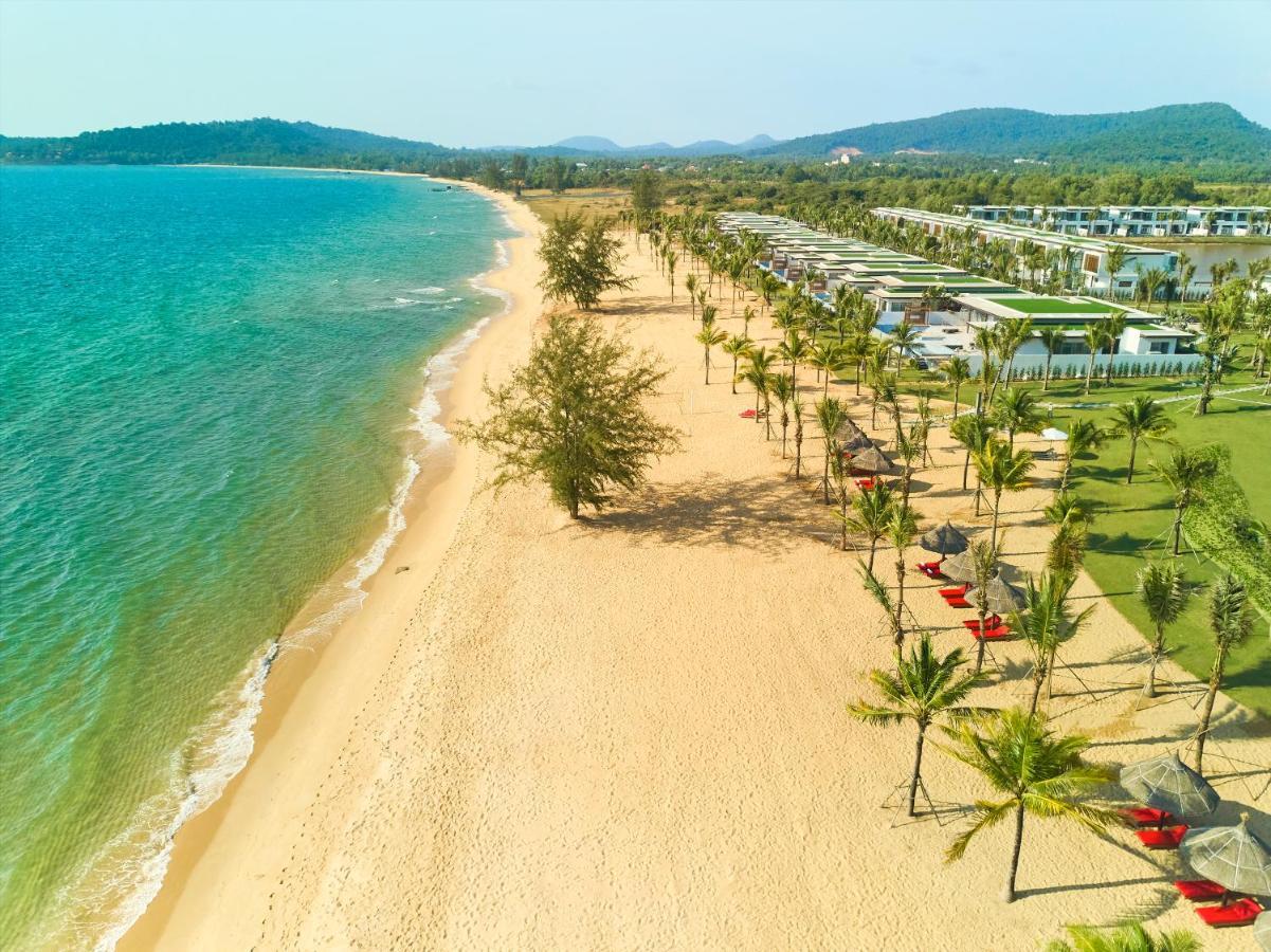 Moevenpick Villas & Residences Phu Quoc Eksteriør bilde Aerial view of the beach at Hard Rock Hotel