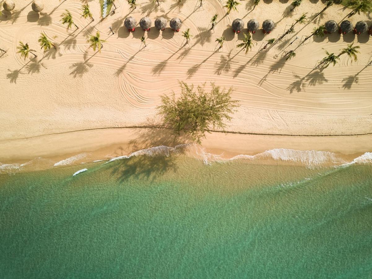 Moevenpick Villas & Residences Phu Quoc Eksteriør bilde Aerial view of the beach